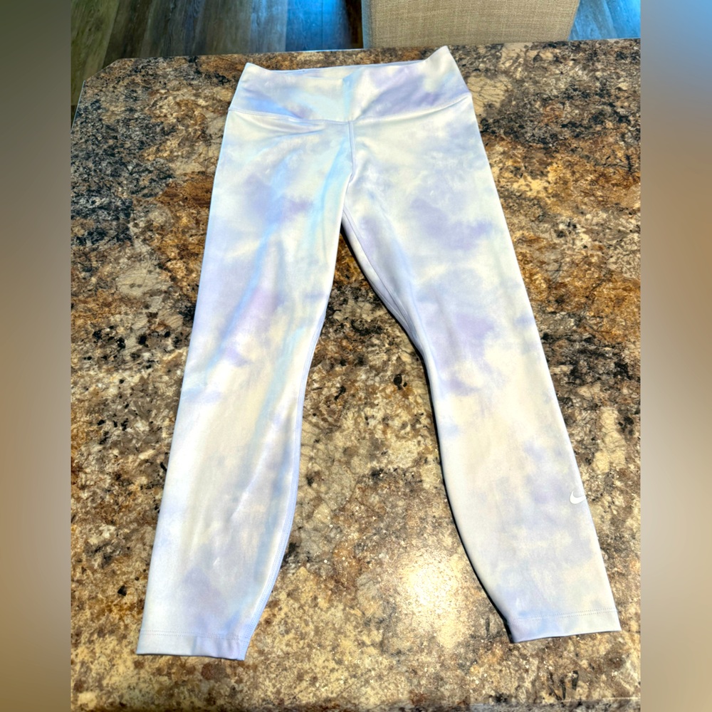 Women’s Nike capri leggings